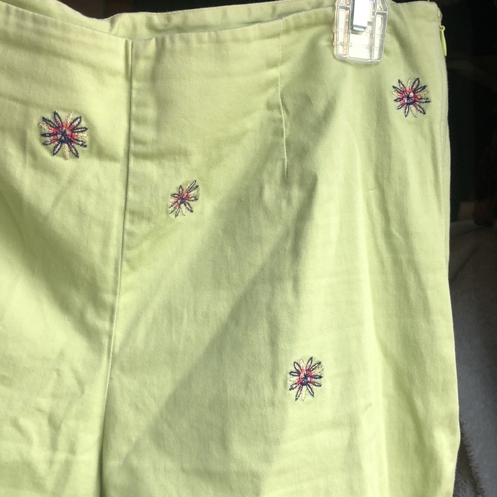 Nouveaux Y2K style capri pants with embroidery - Picture 6 of 6